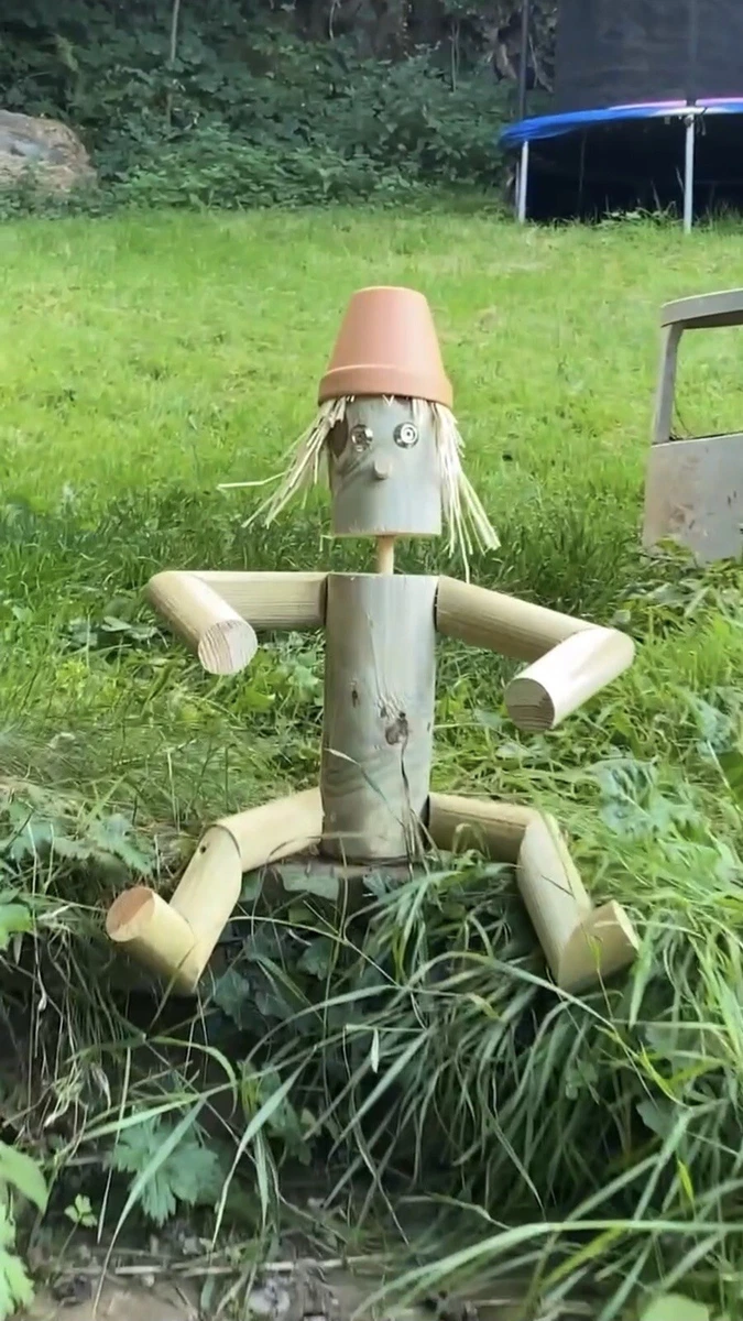 Wooden ornaments for the cheap garden