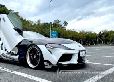 ②29日21時迄 【リピート ひまわり】ドテラ St Cp Tt Gm Supra MK5 Vertical Doors Inc Kit | Fits 2019-2025 Supra MK5