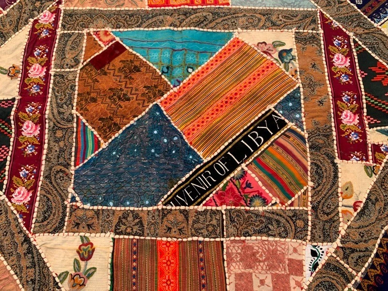 Colcha floral antigua hecha a mano con retazos edredones de ropa de cama textil 200x172 cm Foto 3 de 4