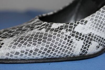 Escarpins Via Latina En Cuir Effet Python Gris - Taille 35.5, Talon Carré Haut, Occasion Avec Légères Traces