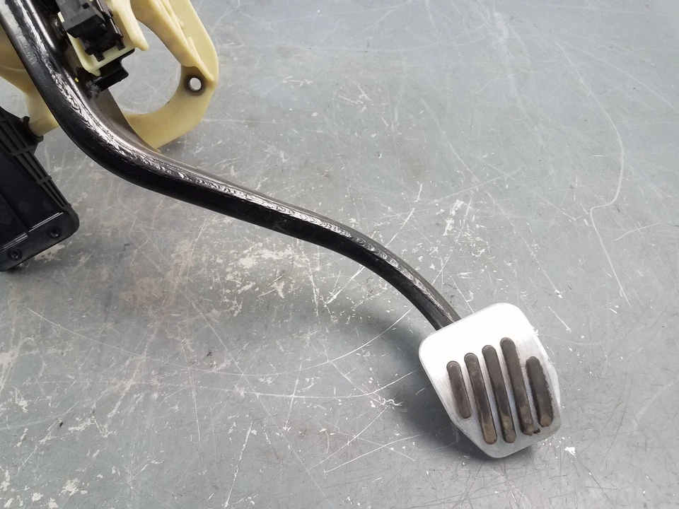 BMW M5 F10 2014 conjunto de pedal de freno #3377 V8 Foto 3 de 4