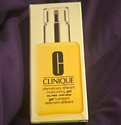 Clinique Dramatically Different Oil-Free Gel Moisturizer Combo-Oily 4.2oz