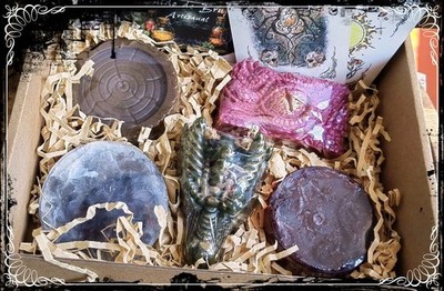 Caja de jabones DRAGONES  jabón artesanal de Caldo de Brujas