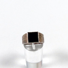 Ring aus 835 Silber  mit schwarzem Stein  Größe 58