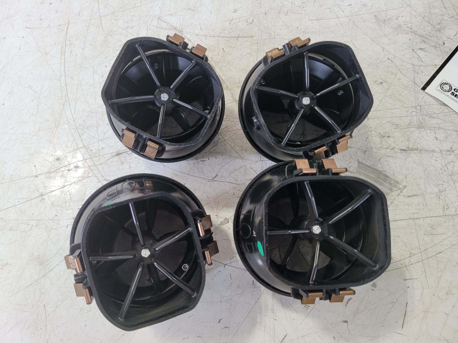 2017-2020 Ferrari Portofino OEM SET OF 4 HEATER/AC VENTS; PART#  89199600