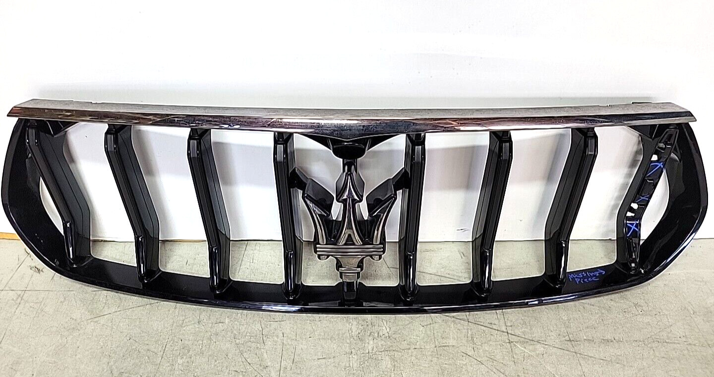 2017-2024 MASERATI LEVANTE FRONT GRILLE OEM NO CAM