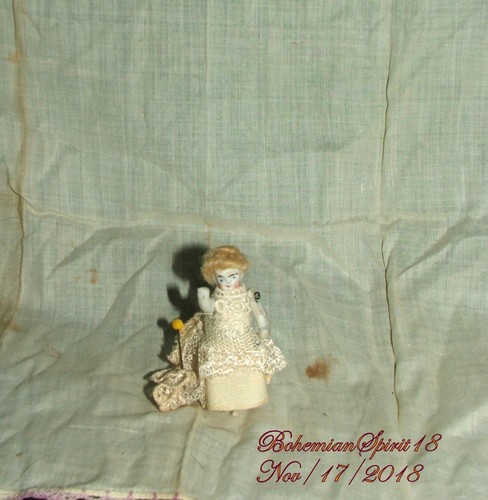 ANTIKE DEUTSCHE GEFRORENE CHARLOTTE GELENKARME 2"" MINIATUR ORIGINAL HAARPUPPE - Bild 6 von 7