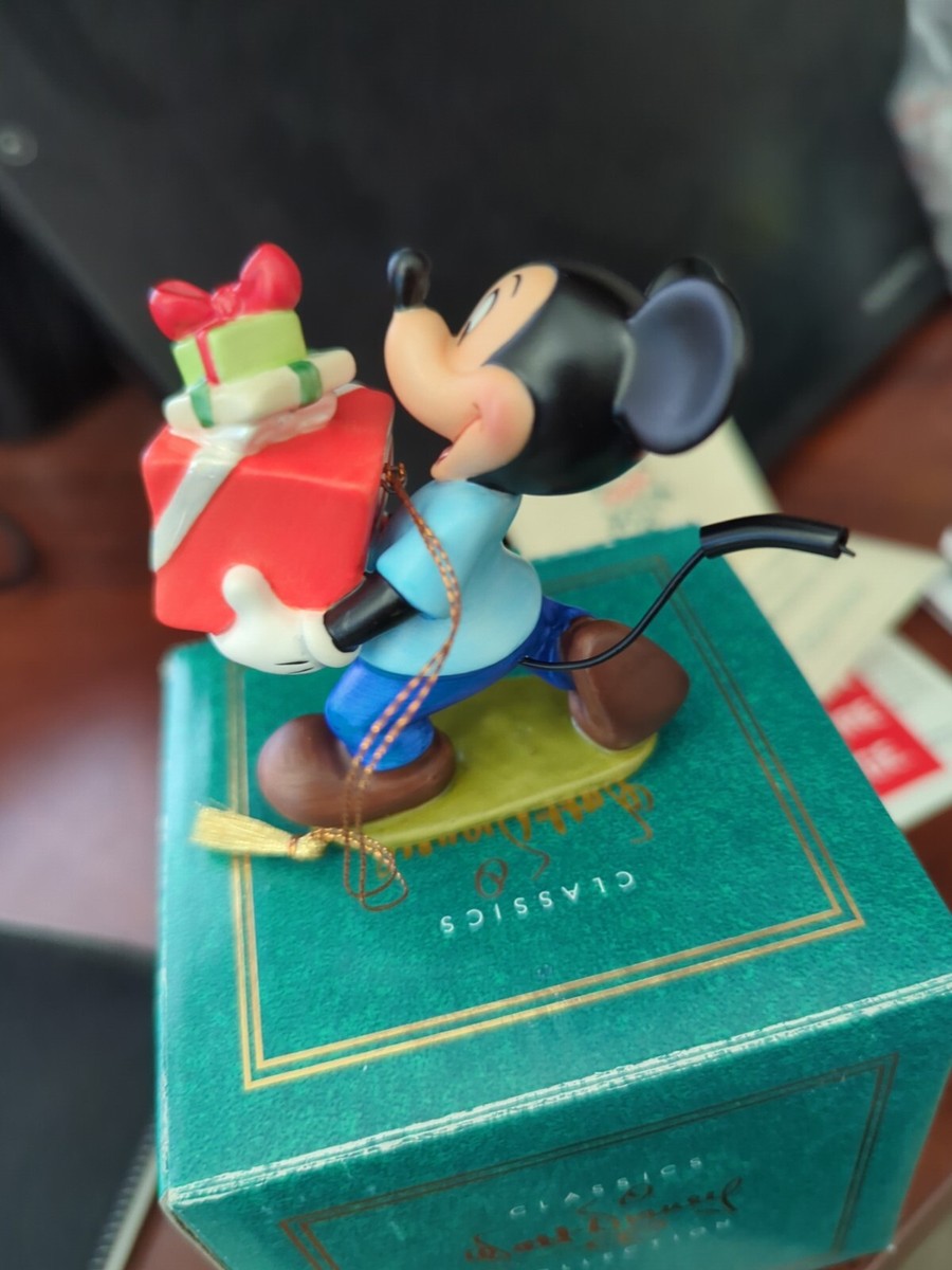 W D Collection Classic 1995 Holiday Mickey Mouse Pluto's