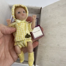 Ashton Drake Busy As A Bee Doll Miniature Newborn Yellow Outfit  2008 5” NIB