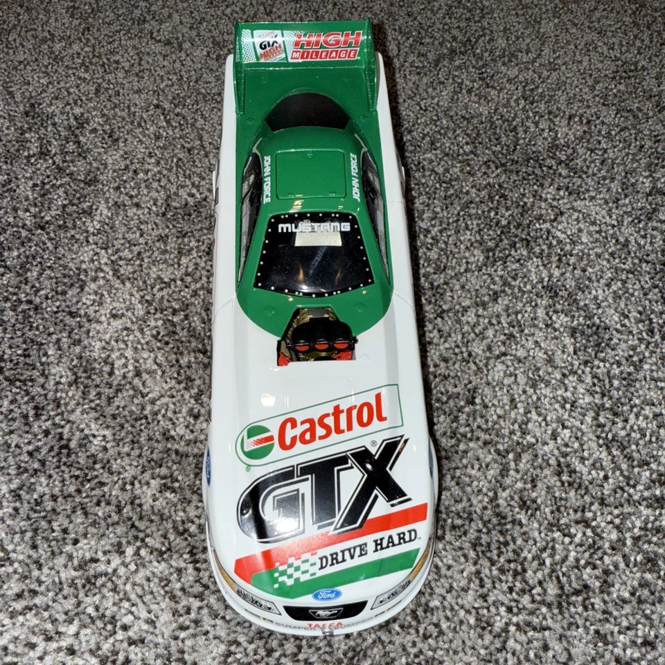 Coche divertido NHRA John Force Castrol GTX 2002 1:24 acción diecast Foto 2 de 4