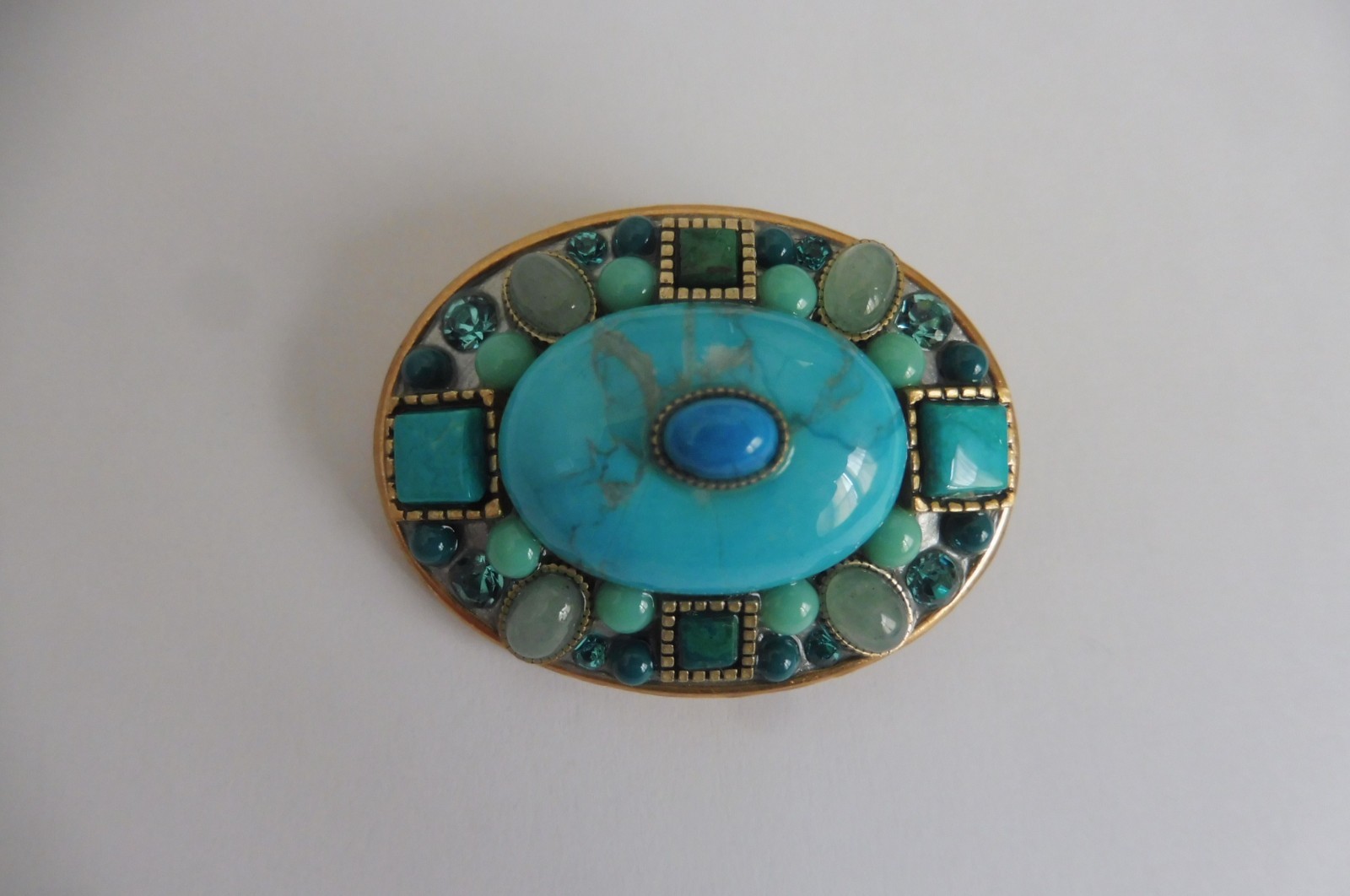 Pendentif broche Michal Golan en turquoise, le cadeau idéal