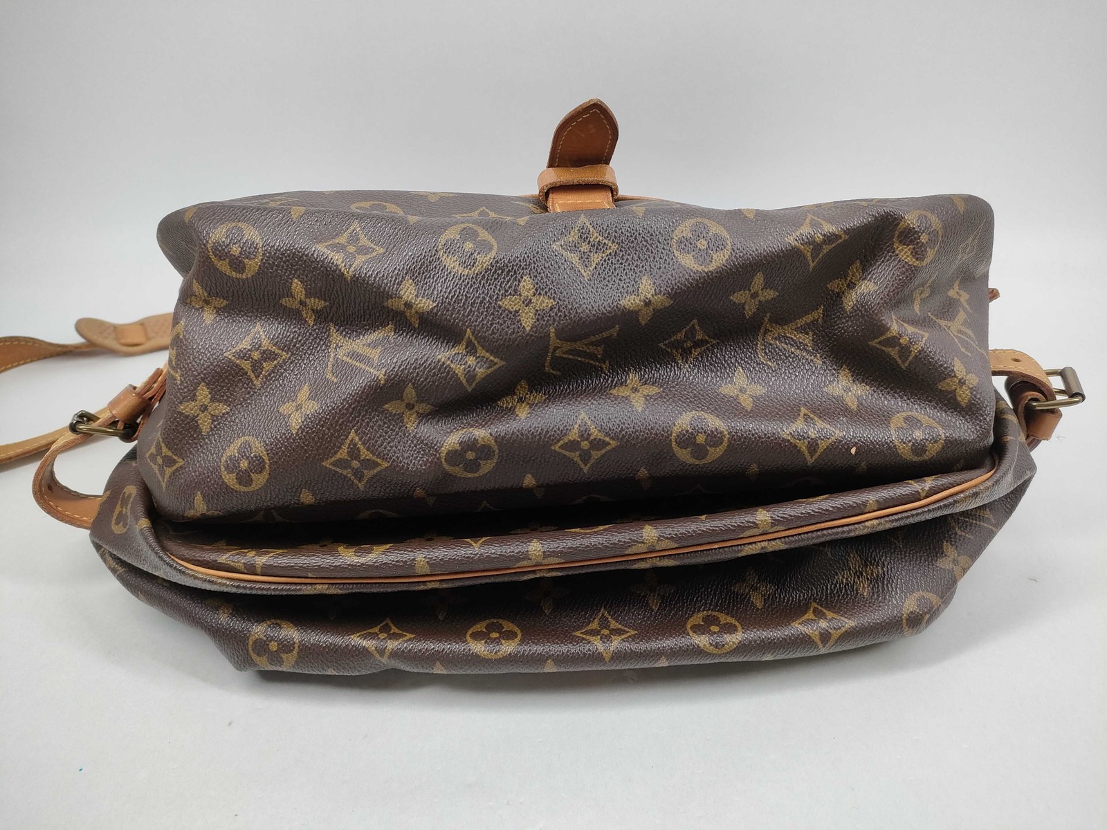 Louis Vuitton Monogram Saumur Shoulder Bag - image 3