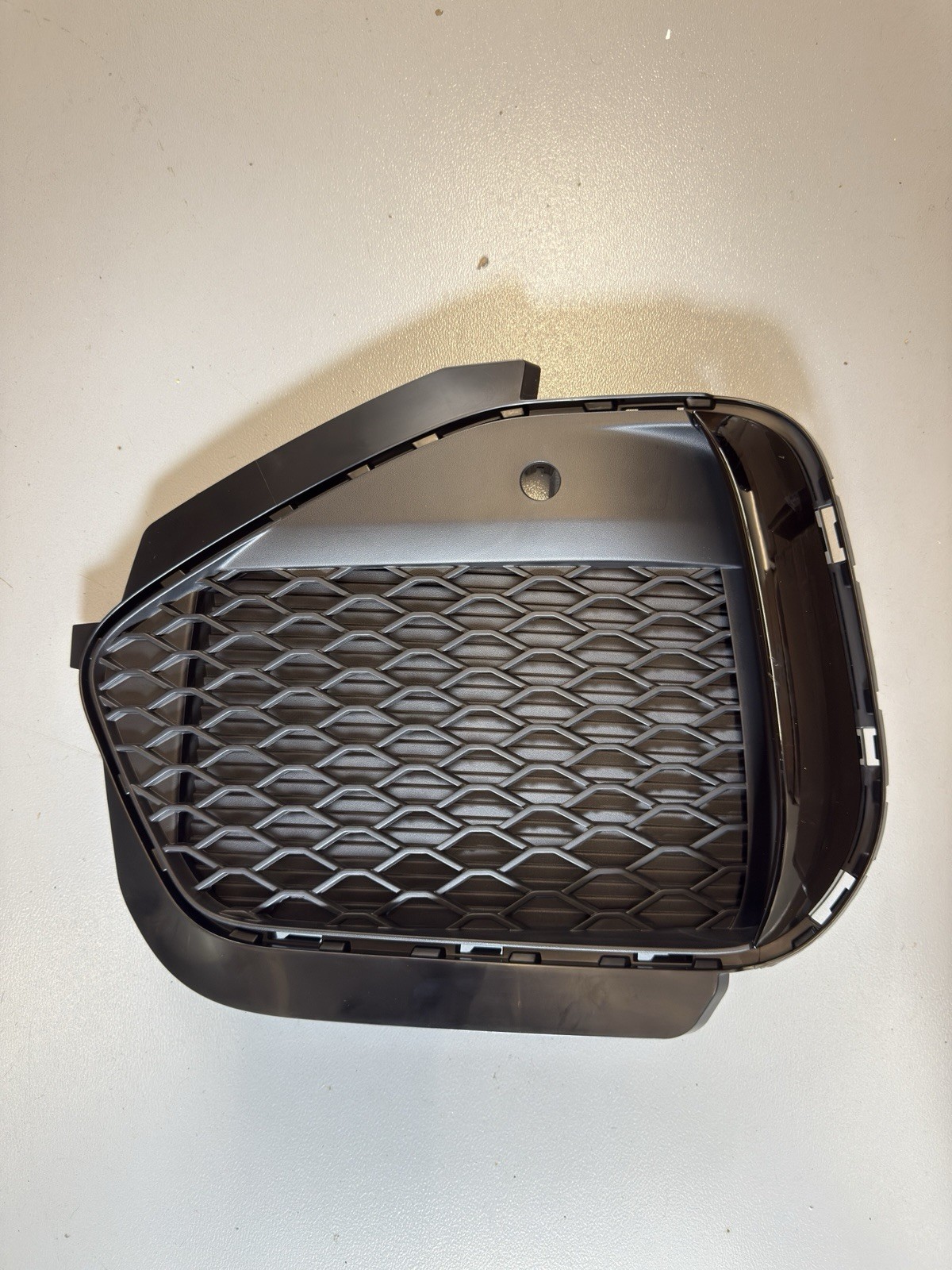 GENUINE MASERATI Grecale Modena 2023 Left Bumper Grill Panel Insert 670198178