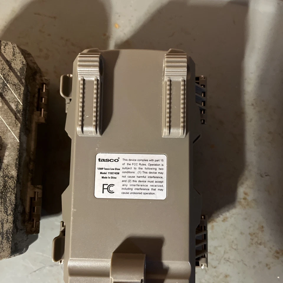 Tasco 119272CW 10MP Trail Camera 12MP Tasco Low Glow 119274CW  Two trail Cameras - Image 3 of 4