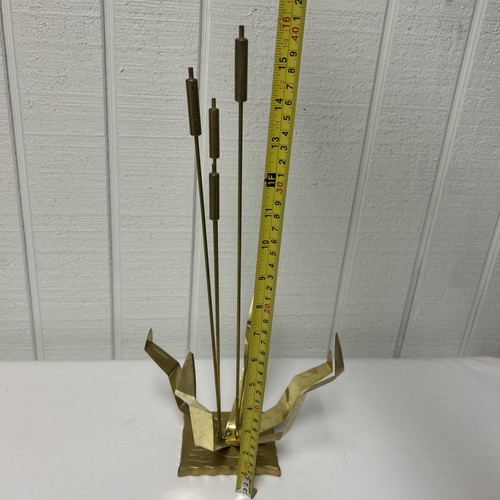 Scultura vintage in ottone cattaglia su acqua metà secolo arredamento casa alta 16" - Foto 2 di 6