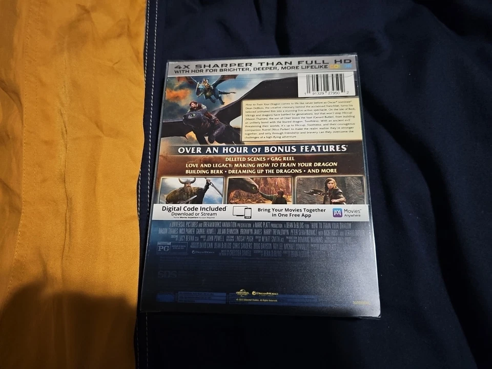 How To Train Your Dragon (2025) 4K + Blu-ray + Slip + Magnetic Medal - Like New - Image 2 of 4