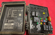 Volvo VNL Fuse Box, P/N PA66-GF14. Mounts und...