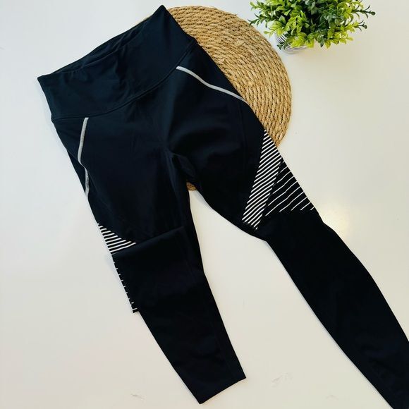 Avia Active Performance Flex Tech Bold Stripe Leg… - image 1