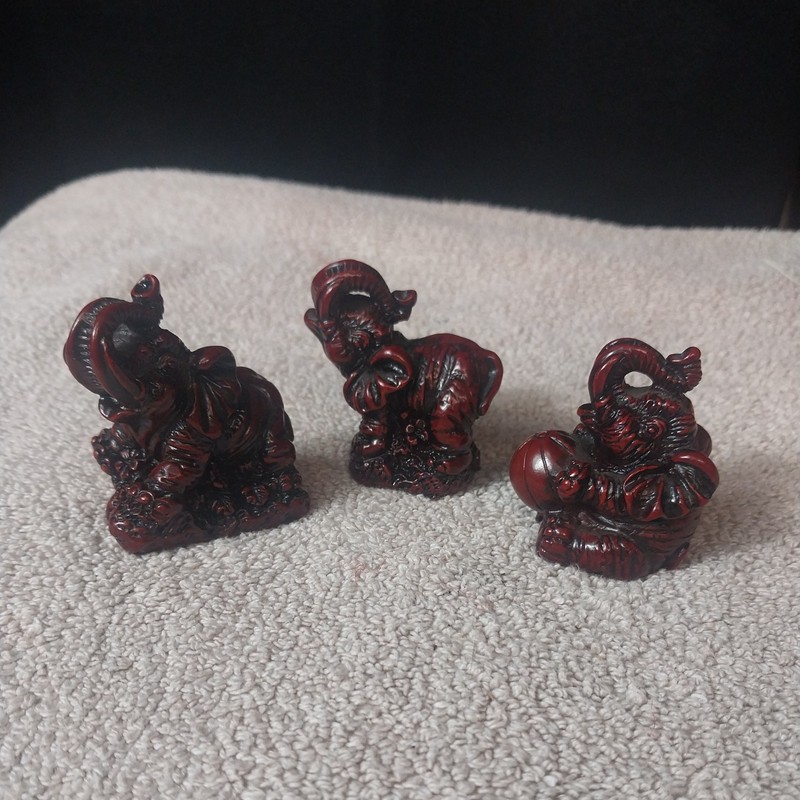 3 Red Resin Elephant Figurines Statue Trunk Up Good Luck Charm 2.5” Tall