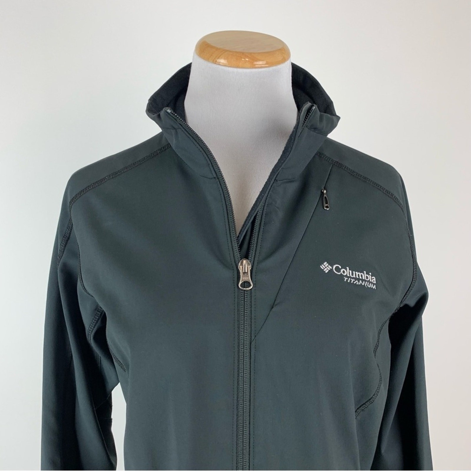 Columbia Titanium Zip Front Jacket Medium womens - image 2