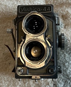Yashica-44 Copal Yashikor 60mm f/3.5 TLR Twin Lens Reflex Camera COPAL-SV