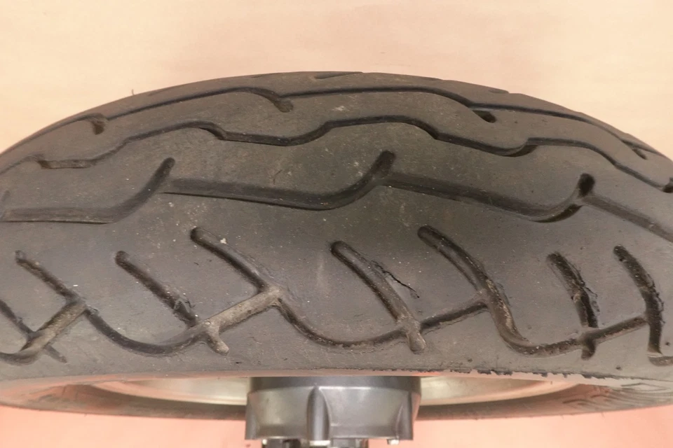 Задний обод шины PIRELLI 2004-2007 Yamaha Road Star XV1700 130/90-16 - Изображение 2 из 4