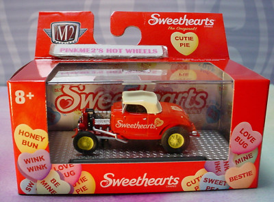  M2 Sweethearts 1932 FORD ROADSTER   Red; CUTIE PIE  WMTS17 22-66 