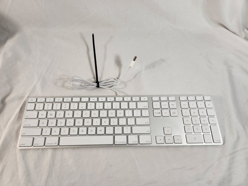 Genuine Apple Wired Full Size Keyboard W/ Keypad Model A1243 W/ USB #A1152 EUC