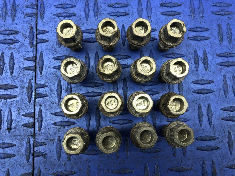 AUDI R8 2008-2015 JUEGO DE 16 PERNOS DE RUEDA OEM Foto 4 de 4