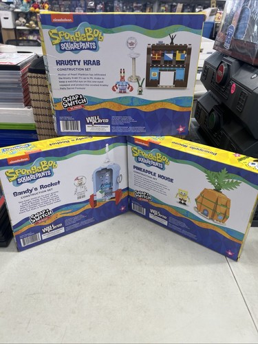 SpongeBob Krusty Crab Sandy Rocket Pineapple Snap & Switch Construction Set - Picture 2 of 7