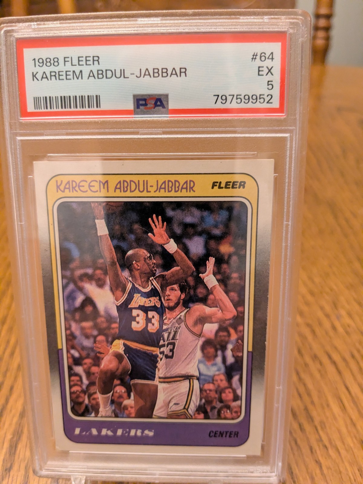 1988 Fleer #64 Kareem Abdul-Jabbar - Graded PSA 5 view 2