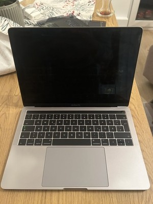 Apple MacBook Pro Retina TouchBar 13,3  i5 3,1 Ghz 512 GB SSD 16 GB RAM 2017