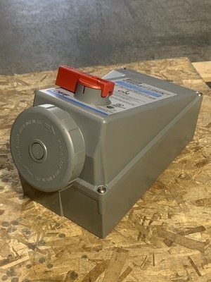 Hubbell HBL560MI9W Mechanically Interlocked Receptacle, 60A, 120/208VAC