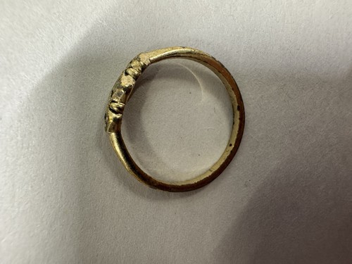 Vintage Avon Gold Tone Ring Diamond Pattern Sz 7 - Picture 2 of 2