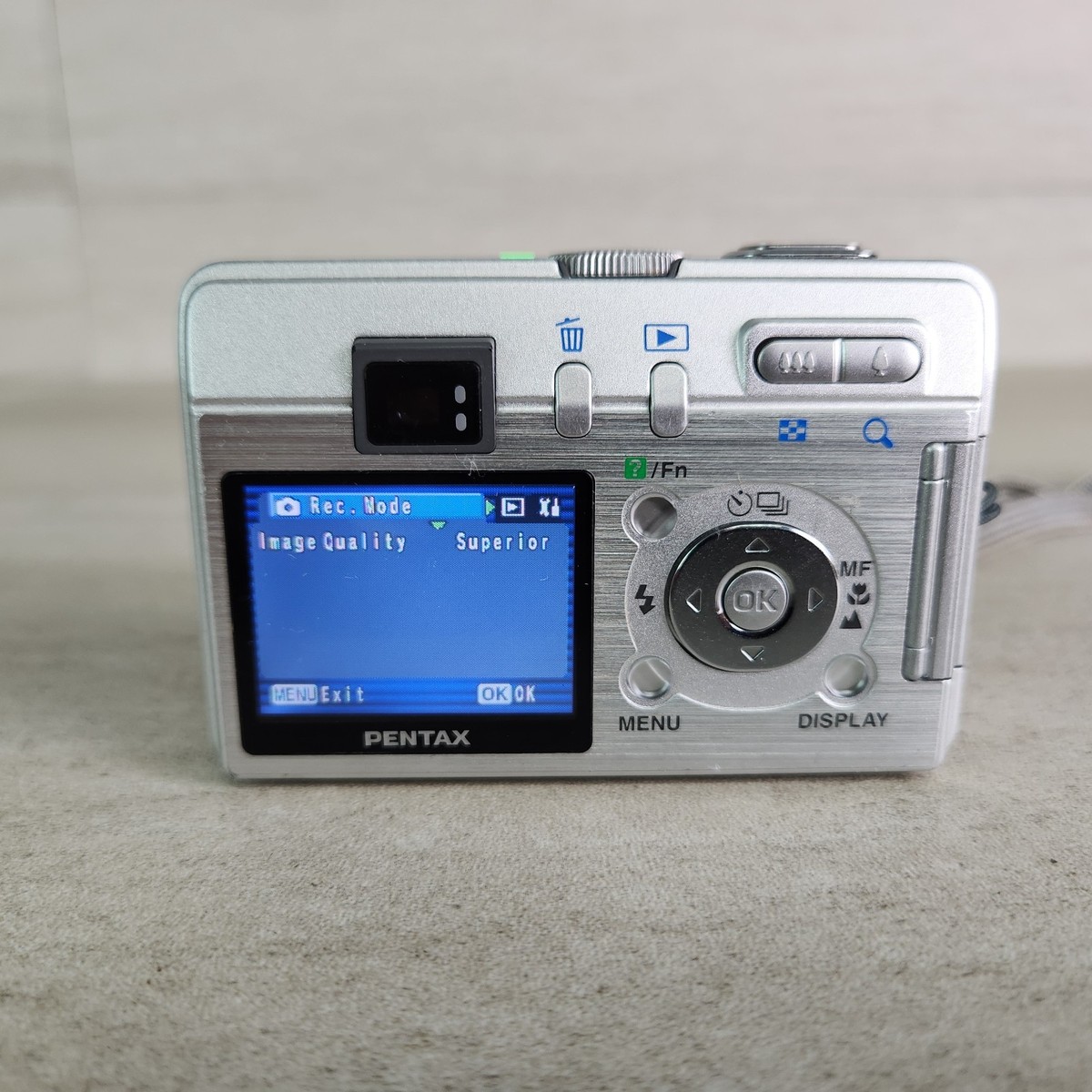 PENTAX ペンタックス　Optio S50 SDカード付 PENTAX Pentax Optio S50 5.0MP Digital Camera - Silver for