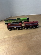 Circo Wooden Railroad Train Car Set of 4 Magnetic Red Green