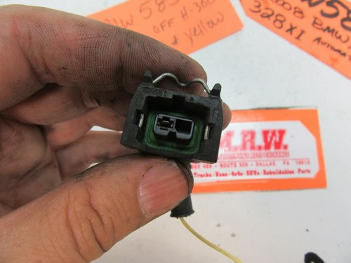 WIRE PLUG OFF YELLOW COOLANT TEMPERATURE SENSOR 06 07 08 09 BMW 328i N52N 3.0L - Picture 6 of 10