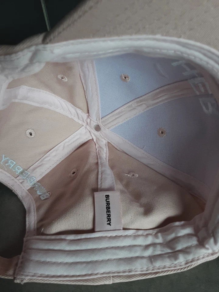 Magnifique casquette Burberry neuve - Photo 4/4