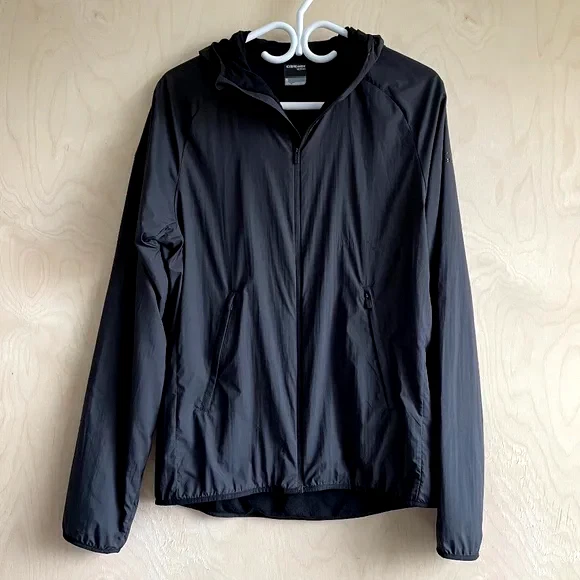 Icebreaker women's clearance coriolis hooded windbreaker