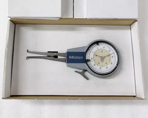 Mitutoyo No. 209-732 Dial Caliper Gauge (.200-.600")