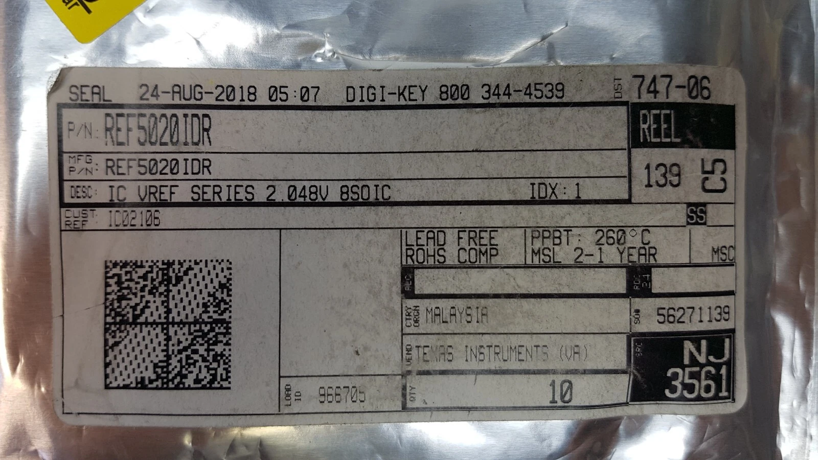 Digi-Key label close-up: REF5020IDR, IC VREF series 2.048V 8SOIC, MSL 2, Malaysia, quantity 10