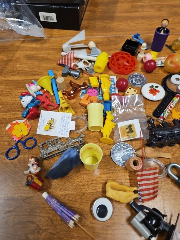 Lote mixto de juguetes vintage años 80, 90 figuras de acción armas accesorios piezas Foto 3 de 3