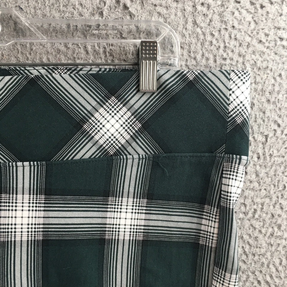 Pantalones ajustados Torrid Capri para mujer 2 (real 39x25) verde a cuadros tiro alto Foto 4 de 4