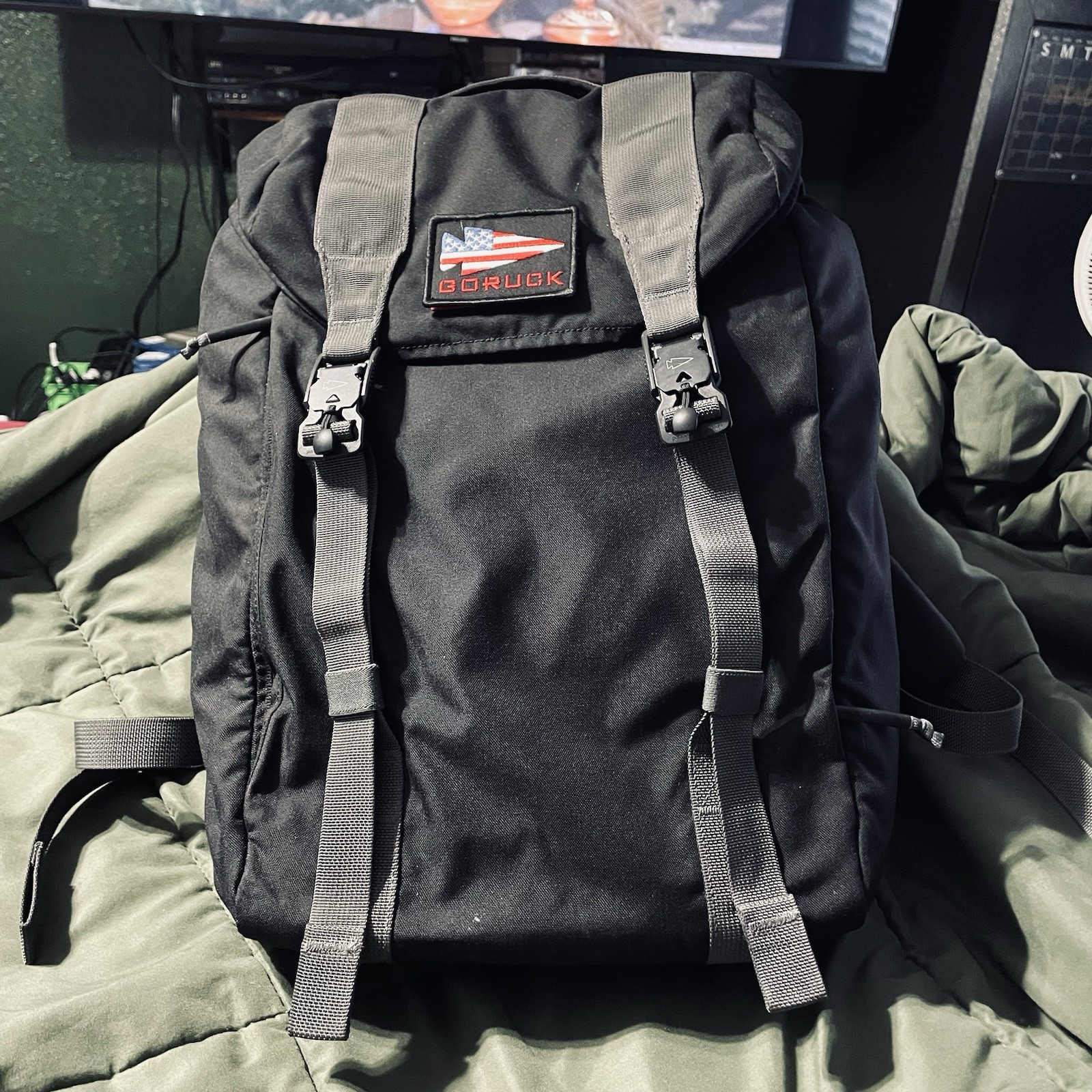 GORUCK M23 21L Tactical Backpack Rucksack Buckle Closure Black/Orange