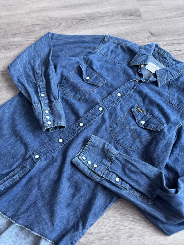 Vintage 70s Wrangler Denim Shirt Pearl Snap Western Cowboy USA Made Mens 16x36 - Image 4 of 4