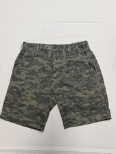 Barneys New York Mens Green Camo Print Shorts Size 30 Made In Usa Cotton