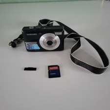 Samsung D1070 Digital Camera 10.2MP Black Parts Only No Power  Broke SD Cover