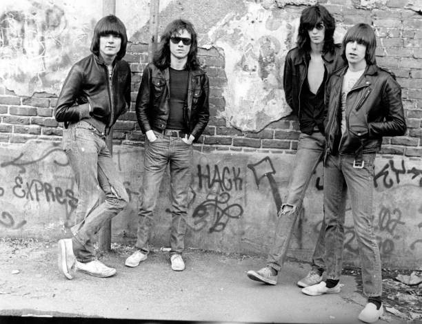 Johnny RAMONE RAMONES Dee Dee RAMONE Johnny RAMONE L-R Dee Dee Ram- Old Photo