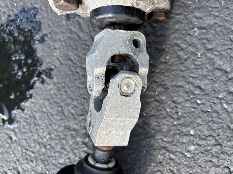 1991-1995 BMW E34 525i Caixa de direção hidráulica e eixo de direção - Imagem 3 de 4