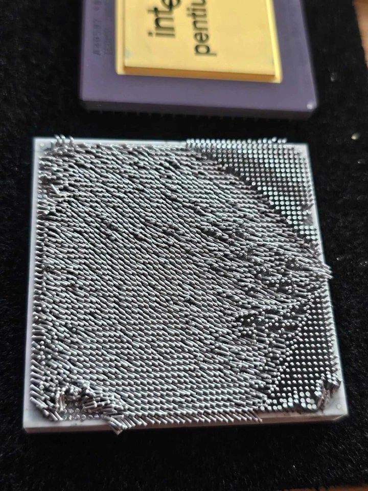 CLEAN RARE VINTAGE RETRO COLLECTOR IBM MCM Power5+ Ceramic CPU 1.9Ghz Dual Core - Image 2 of 4